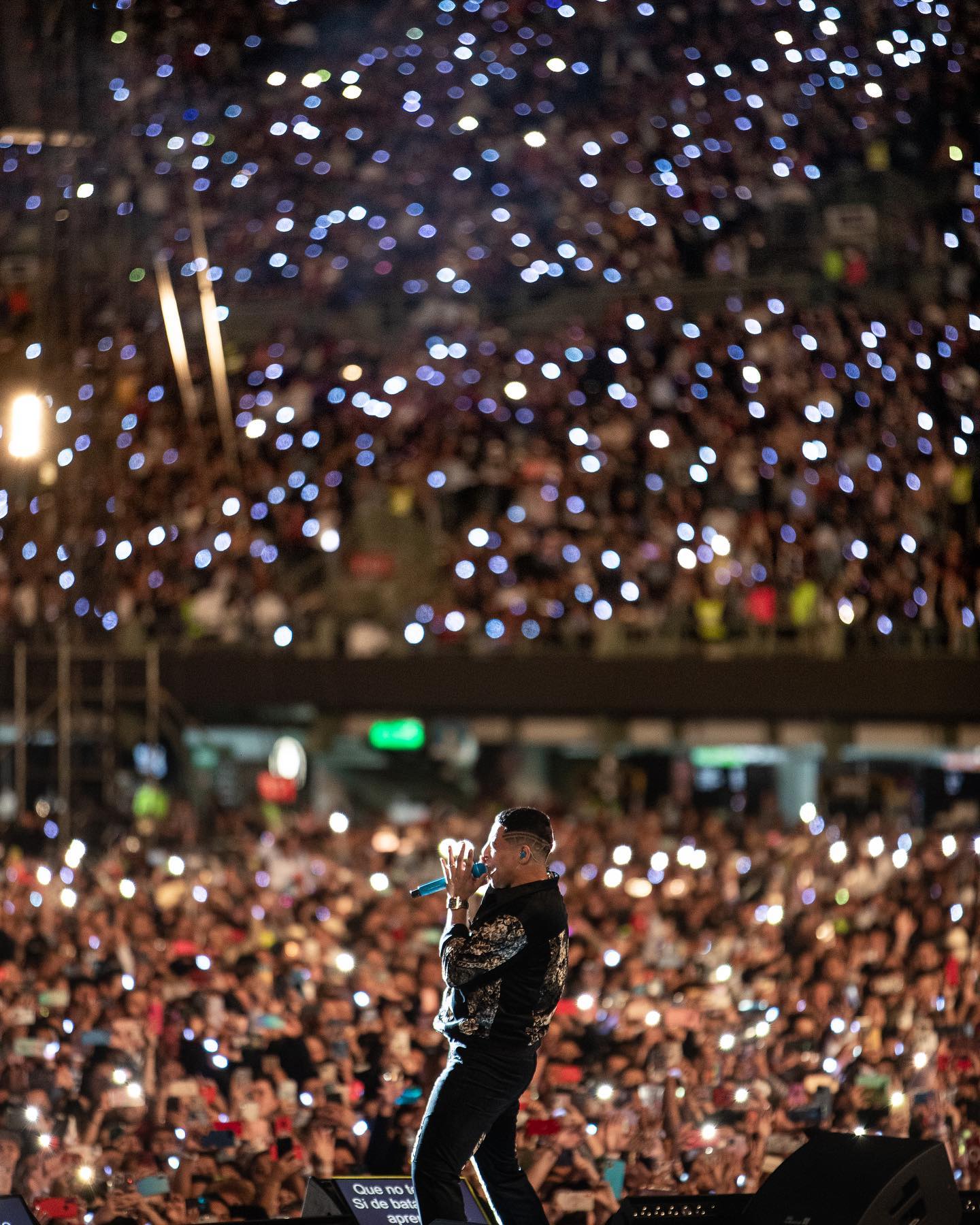 Por complacer a sus fans, multan al Grupo Firme por extender concierto en Foro Sol