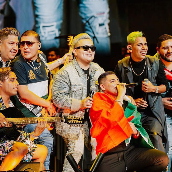 Por complacer a sus fans, multan al Grupo Firme por extender concierto en Foro Sol