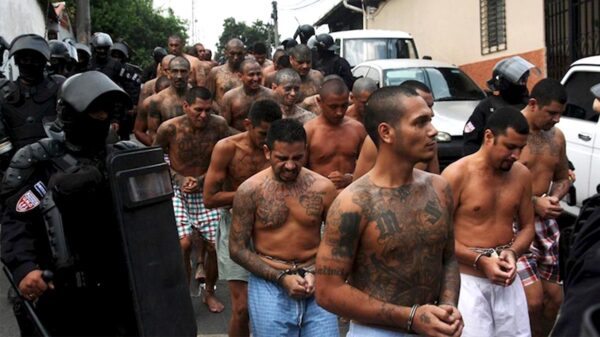 Razzia de "maras" en El Salvador deja 1400 detenidos