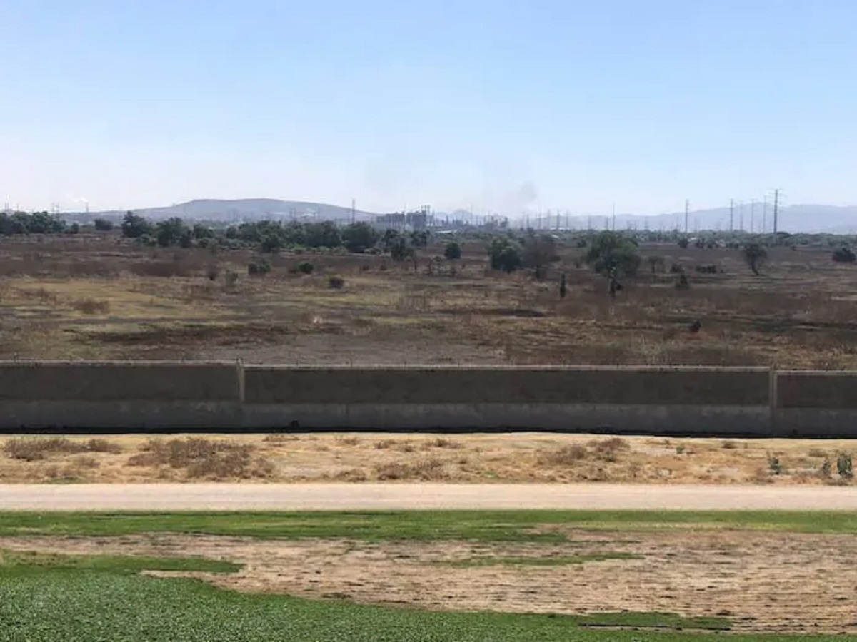 Una barda que costó 500 millones de pesos, único "testigo" de un fraude durante la administración de Felipe Calderón (Fecal) que el exmandatario "olvida" o calla como momia.