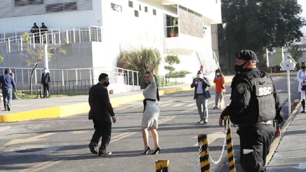 Vinculan a proceso a Sandra Cuevas por robo, y más…