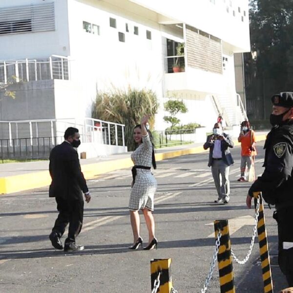 Vinculan a proceso a Sandra Cuevas por robo, y más…