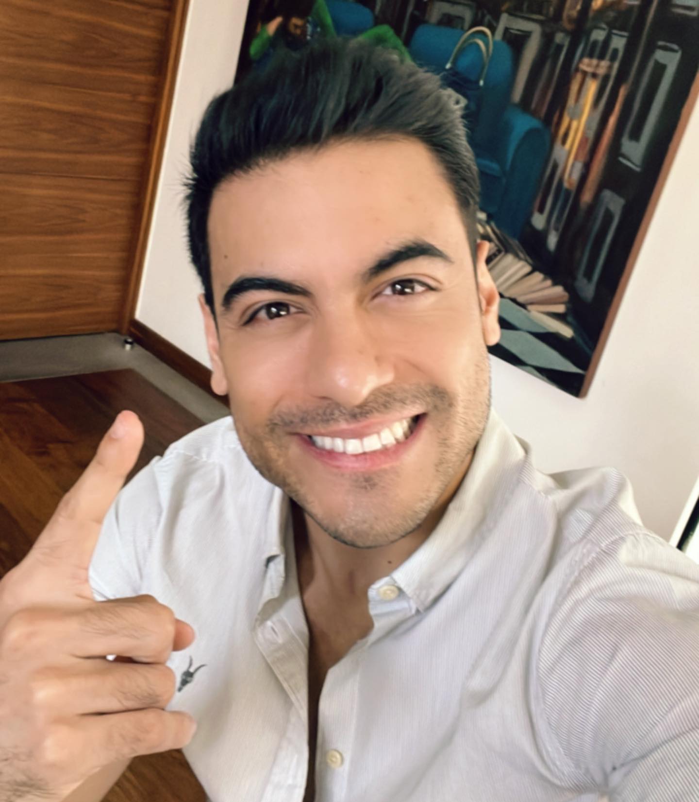 Tras darse a conocer sus ganancias, Carlos Rivera teme por su seguridad