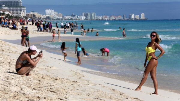 Crece turismo internacional en México, 37.5 % más en enero