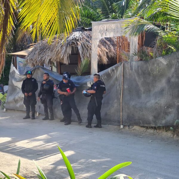 Denuncian despojo de un restaurante en Isla Holbox.
