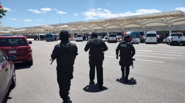 Descartan autoridades balacera en el Aeropuerto de Cancún.