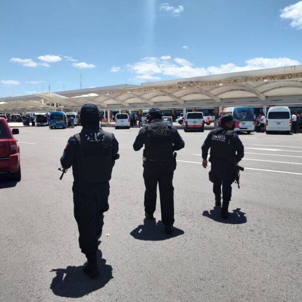Descartan autoridades balacera en el Aeropuerto de Cancún.