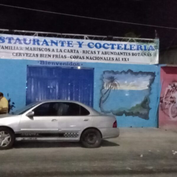 Cancún: Atacan a balazos restaurante en la Región 221.