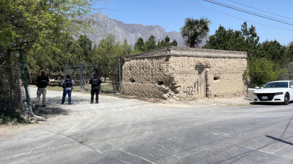 Catean propiedad de ‘El Bronco’; decomisan armas y dinero.