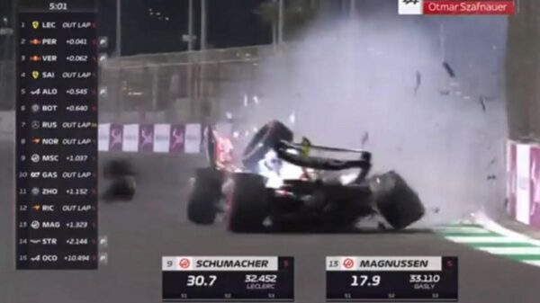 Schumacher destroza su auto en GP de Arabia Saudita