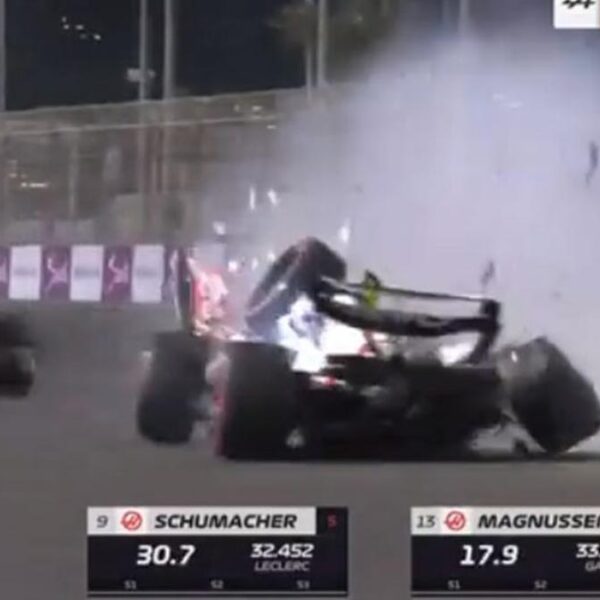 Schumacher destroza su auto en GP de Arabia Saudita