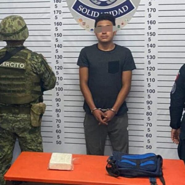 Playa del Carmen: Detienen a sujeto con un ‘ladrillo’ de cocaína.