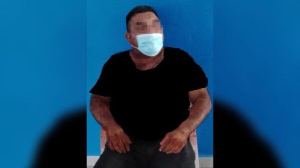 Detienen a sujeto por golpear a su mamá en colonia de Cancún.