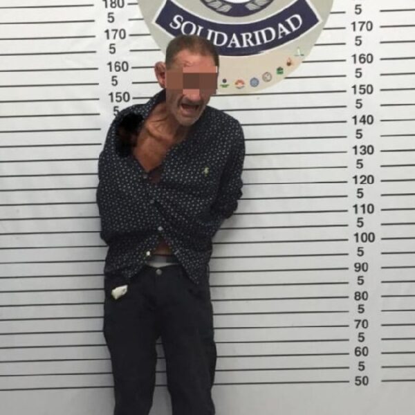 Frustran robo a tienda de telefonía en Playa del Carmen.