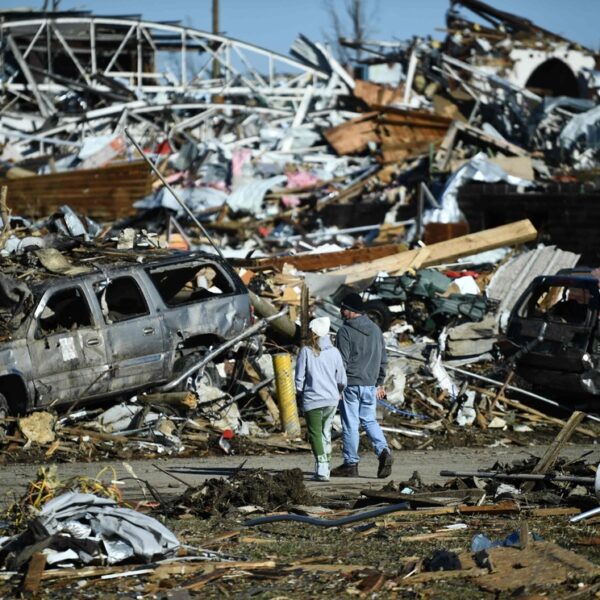 Dos muertos y decenas de heridos por tornados en Texas, Oklahoma y Nueva Orleans.