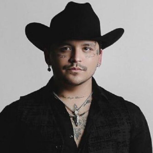 Captan a Nodal acompañado de una mujer misteriosa