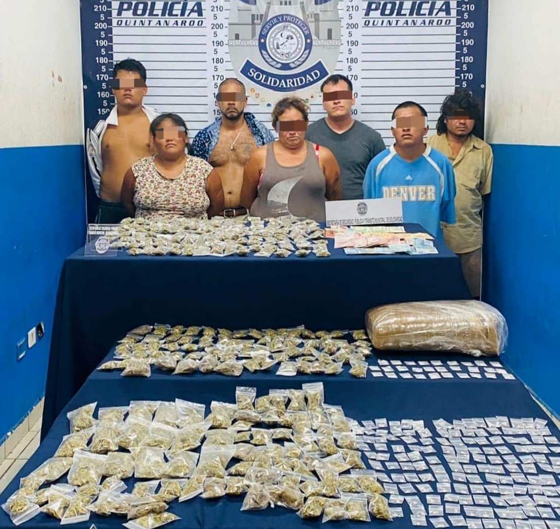 En Playa del Carmen cae narcobanda con 474 dosis de drogas; 7 personas fueron detenidas tras un operativo en la colonia Bellavista.