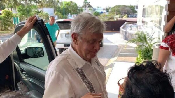 Da AMLO banderazo de salida para obras del Tren Maya en Chetumal