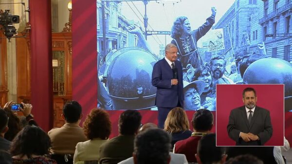 Rosario Ibarra, “una heroína”, dice López Obrador