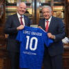 Recibe AMLO al presidente de FIFA en Palacio Nacional