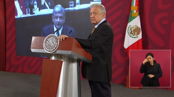 Recuerda AMLO su discurso histórico sobre el desafuero