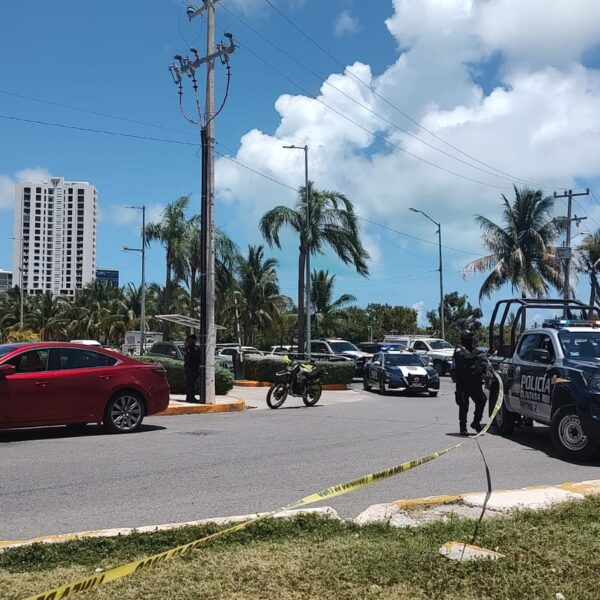 Balean a un médico para robarle el dinero que retiró de un banco en el Malecón (VIDEO).