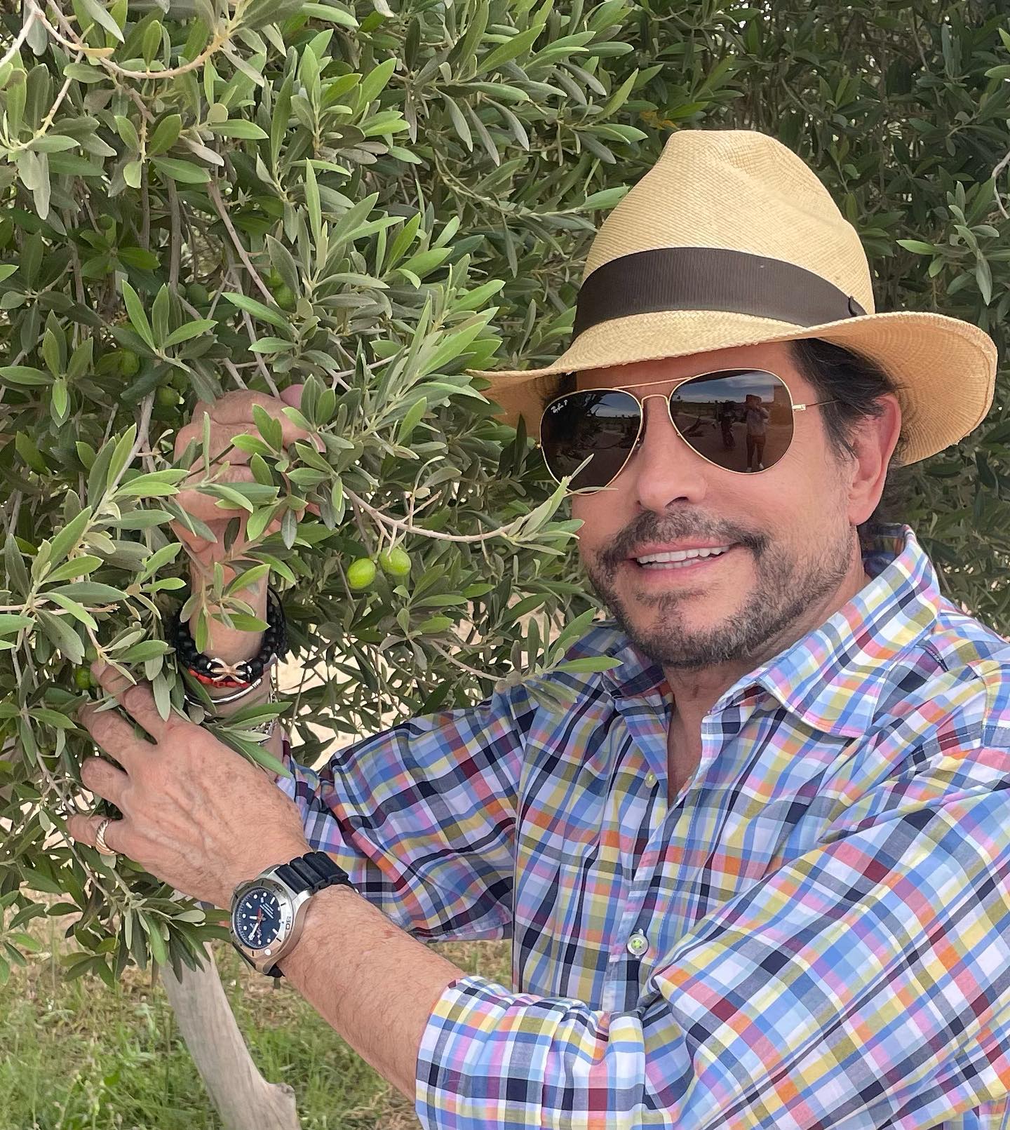 Acusan a "Pepillo" Origel de abusar sexualmente a un influencer