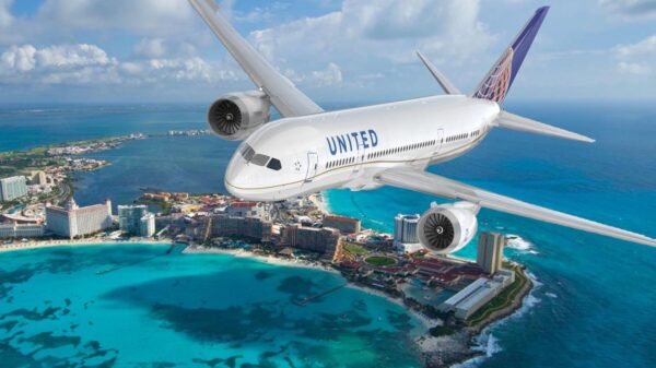 Registra Aeropuerto de Cancún 537 vuelos este viernes