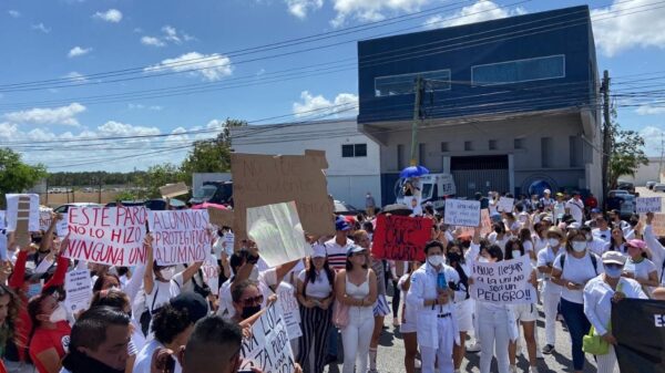 “¡Cruce seguro!”, exigen estudiantes de la Universidad Anáhuac
