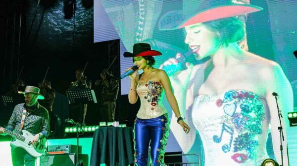 Ángela Aguilar confirma su soltería durante concierto en Zacatecas