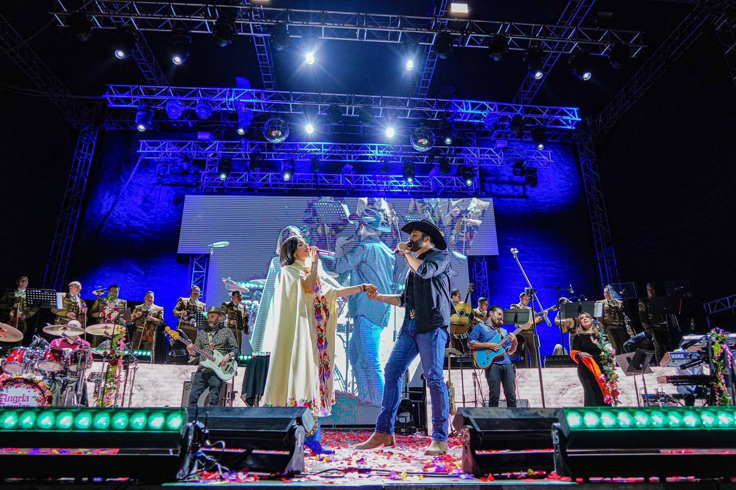 Ángela Aguilar confirma su soltería durante concierto en Zacatecas