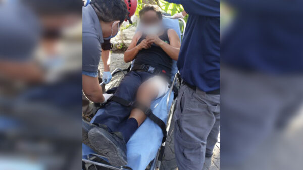 Ejecutan a balazos a hombre frente al parque turístico Xplor, un taxista resultó lesionado en una pierna como daño colateral