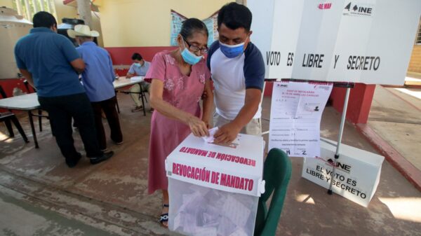 INE prefirió gasto en seguro médico para sus consejeros que consulta