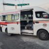 Camioneta choca contra Urvan de la Franja en la Portillo y Chac Mool.