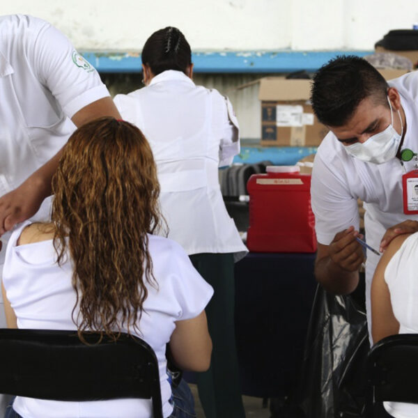 Más de tres millones 101 mil vacunas contra la covid-19 se han aplicado en Quintana Roo hasta el día de hoy