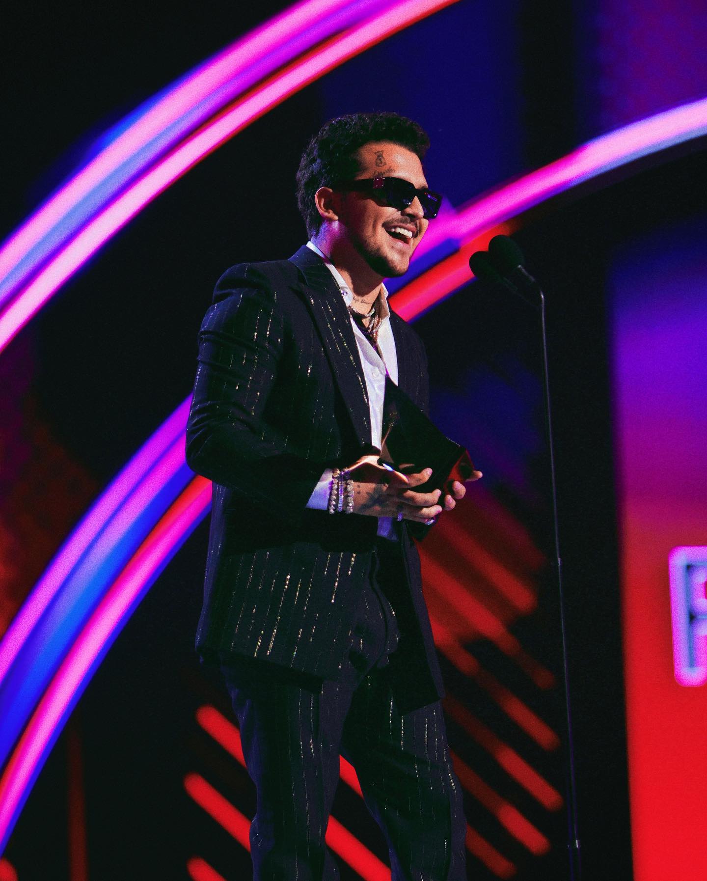 Christian Nodal desmiente que ruptura amorosa con Belinda fue por dinero