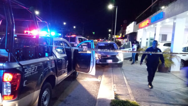 Atacan a balazos en Cancún a pareja de colombianos