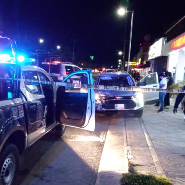 Atacan a balazos en Cancún a pareja de colombianos