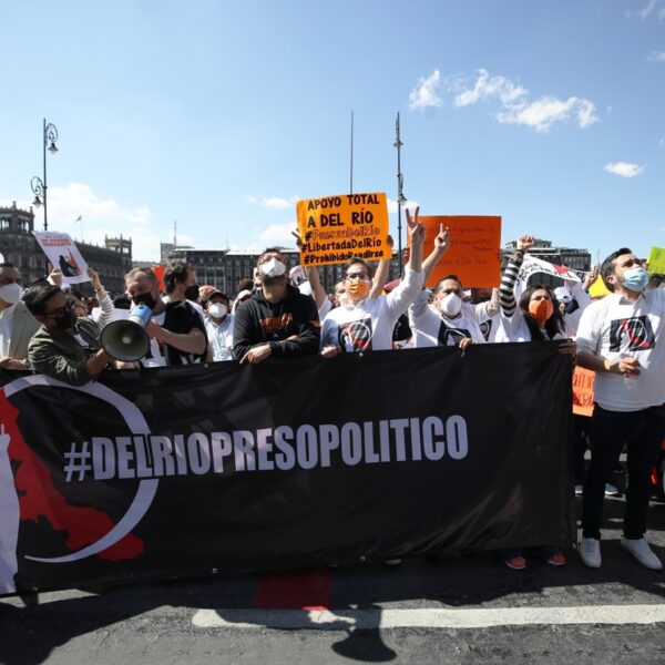 Piden familiares de diputado detenido audiencia con AMLO