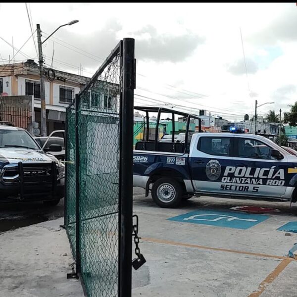 Atacan a balazos a una pareja en la SM 514 de Cancún, la mujer muere