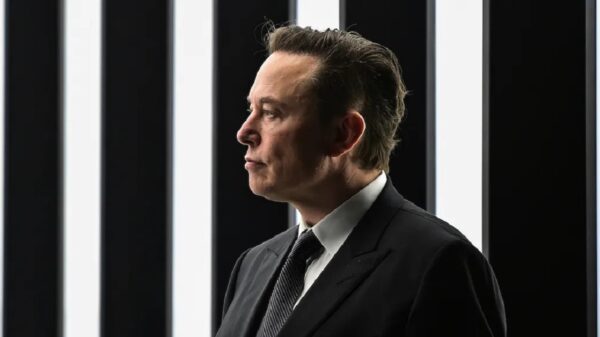 Elon Musk lanza oferta por Twitter; ofrece 43 mil mdd
