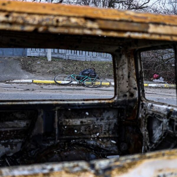 Golpean misiles rusos la ciudad portuaria de Odesa.