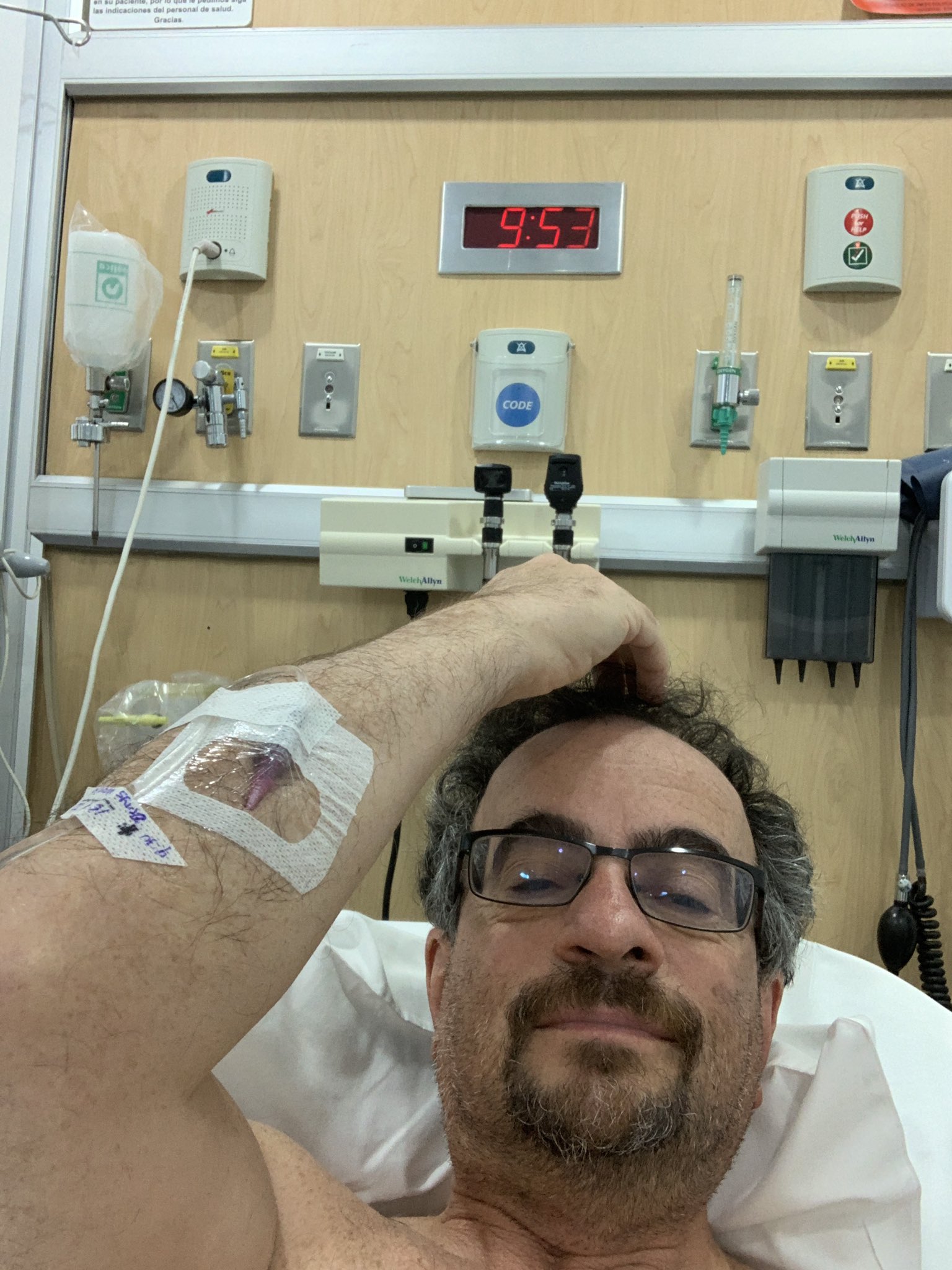 Se intoxica embajador de Reino Unido tras comer en restaurante de Mérida; en redes sociales, el diplomático detalló que fue hospitalizado en la Ciudad de México.