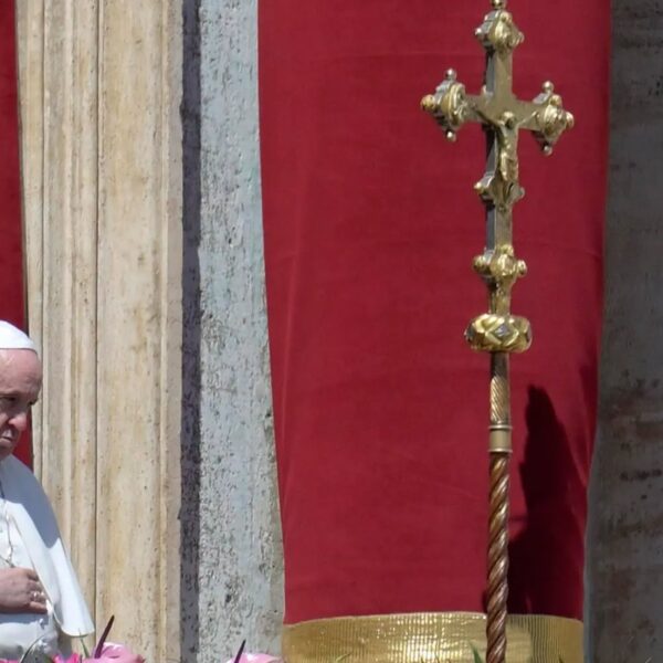 Llama el Papa Francisco a la paz en medio de la ‘Pascua de guerra’.