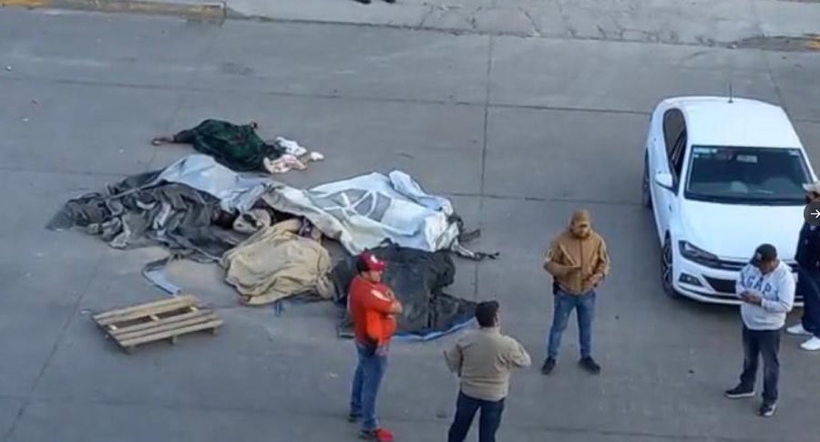 Enfrentamiento en planta de Cruz Azul deja 8 muertos y 11 heridos; un grupo de trabajadores mantienen tomadas las instalaciones.