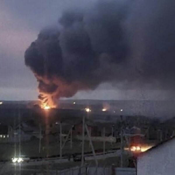 Incendio destruye depósito de armas en frontera de Rusia con Ucrania