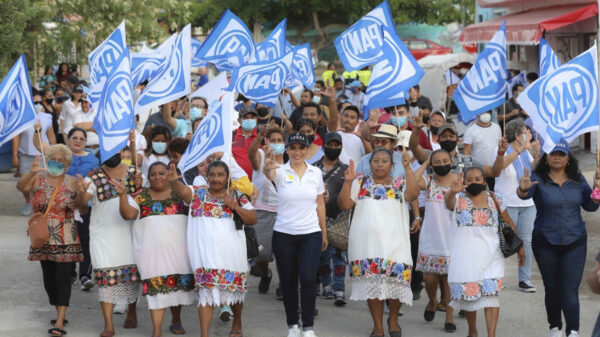 Laura Fernández suma apoyo de mas ciudadanos en Playa Del Carmen