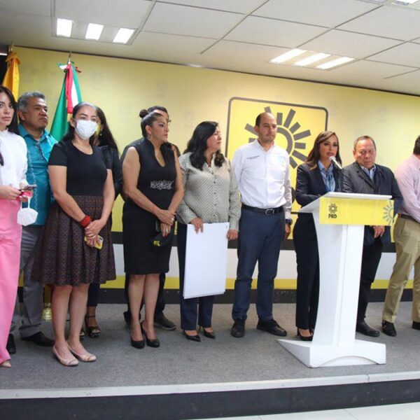 Dirigentes nacionales del PAN y del PRD respaldan denuncia de Laura Fernández