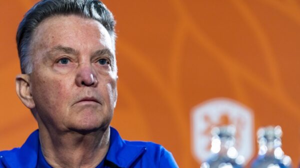 DT de Holanda anuncia que padece una peligrosa enfermedad