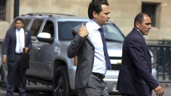 Lozoya debe reparar daño de manera justa: AMLO